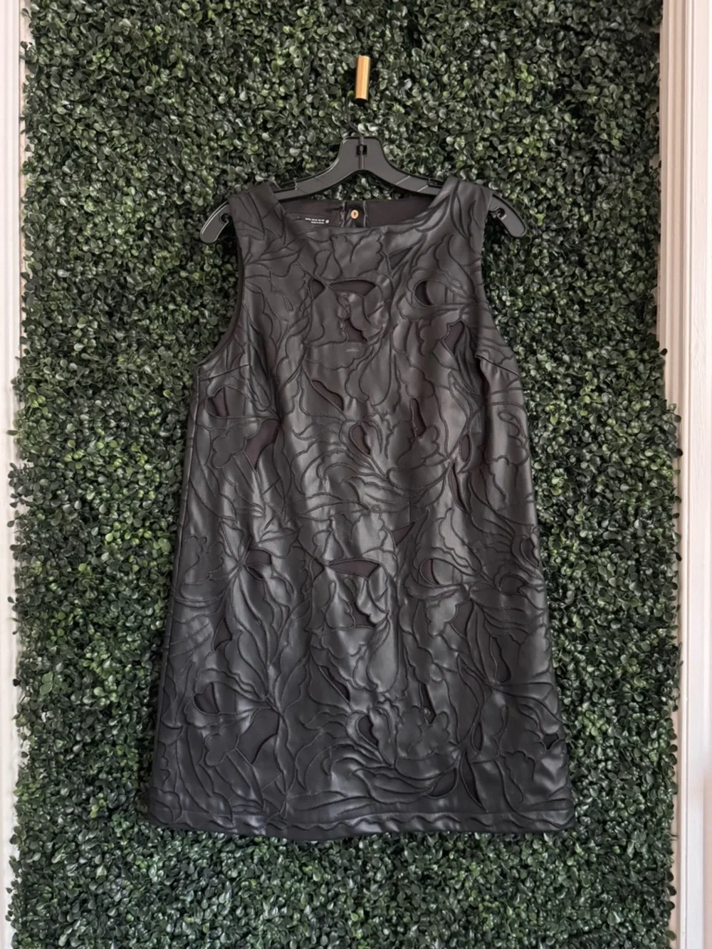 Zara Black Cut-Out Floral Faux-Leather Sleeveless Shift Dress - Picture 6 of 8